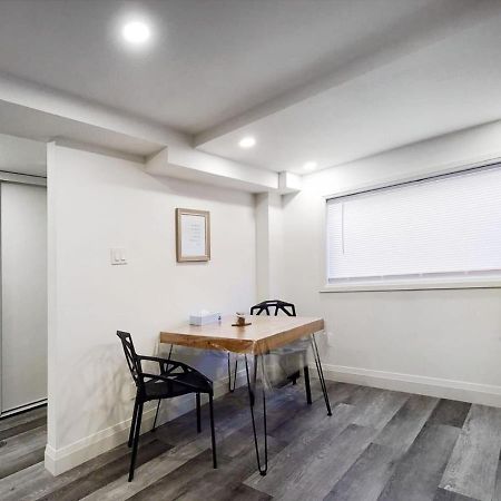 Renovated Guest Suite Near The Lake & High Park In Toronto! Exterior foto