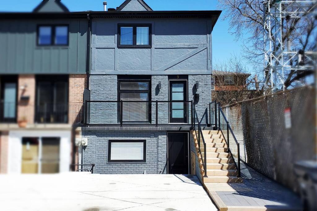 Renovated Guest Suite Near The Lake & High Park In Toronto! Exterior foto