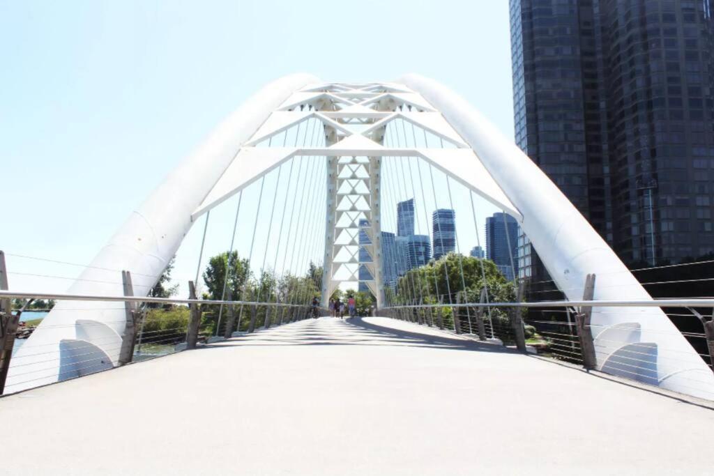 Renovated Guest Suite Near The Lake & High Park In Toronto! Exterior foto