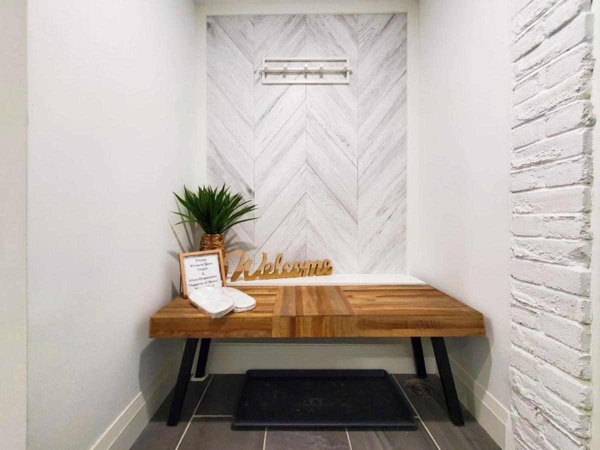 Renovated Guest Suite Near The Lake & High Park In Toronto! Exterior foto
